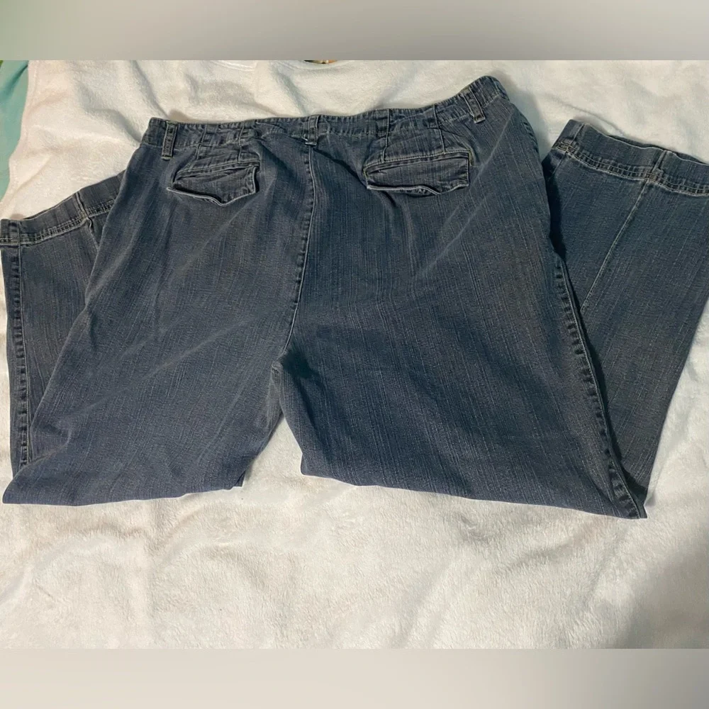 Liz Claiborne Women’s Relaxed Dark Gray Jeans - Picture 2 of 6